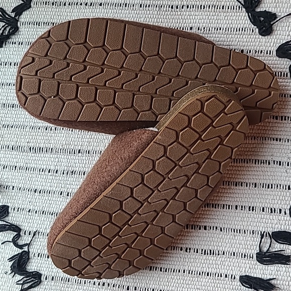 NWOT GAP Kids clog - Picture 3 of 4